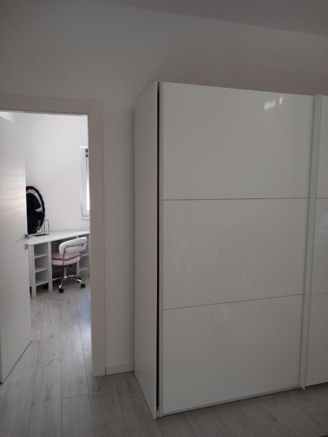 Appartement Drenova Apartman à Rijeka Extérieur photo